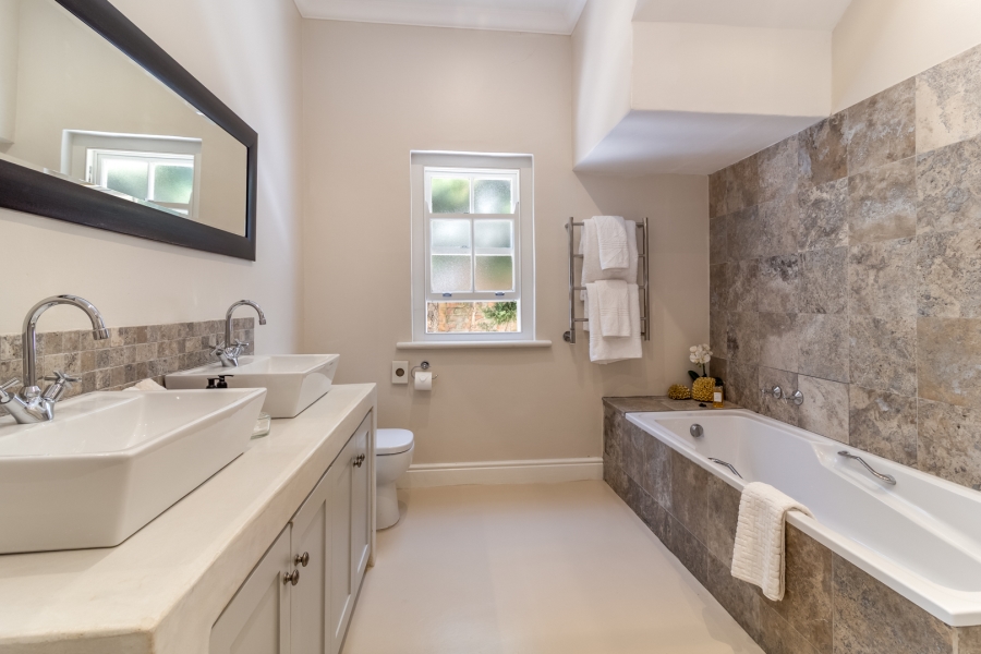 To Let 5 Bedroom Property for Rent in Franschhoek Western Cape